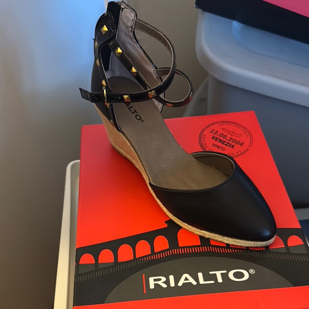 Rialto Black Wedge Ankle-Strap Shoes